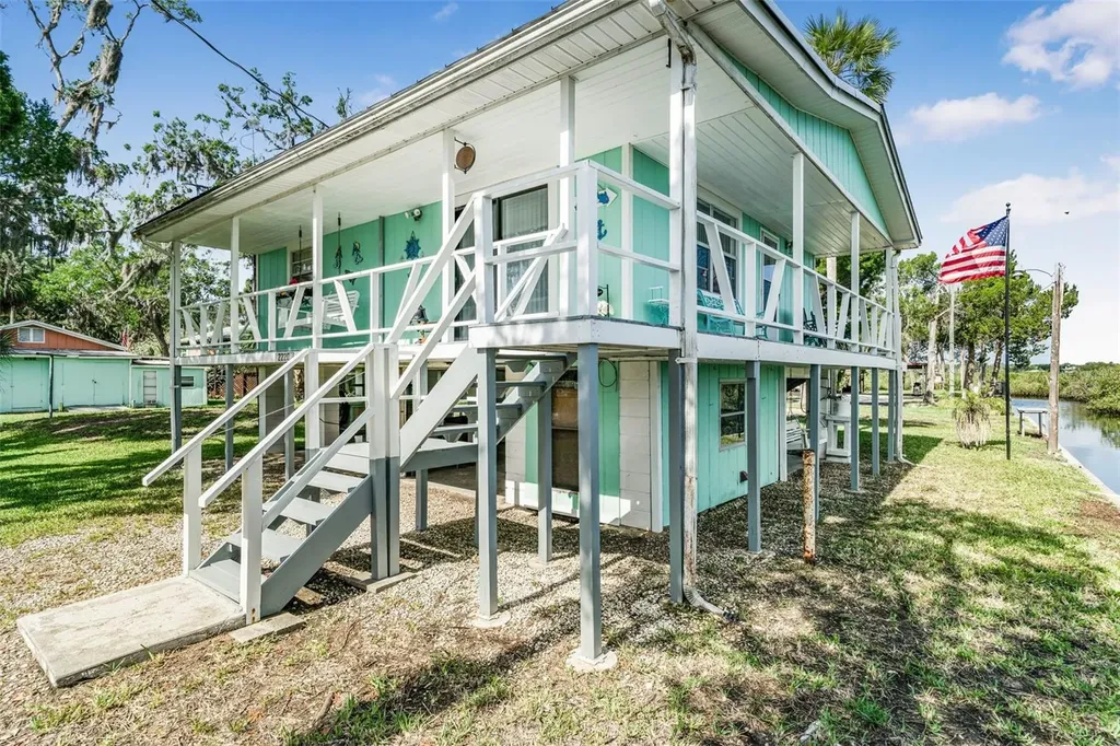 2220 S Coon Point Crystal River FL 34429