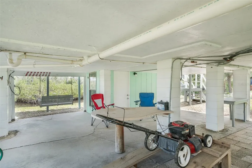 2220 S Coon Point Crystal River FL 34429