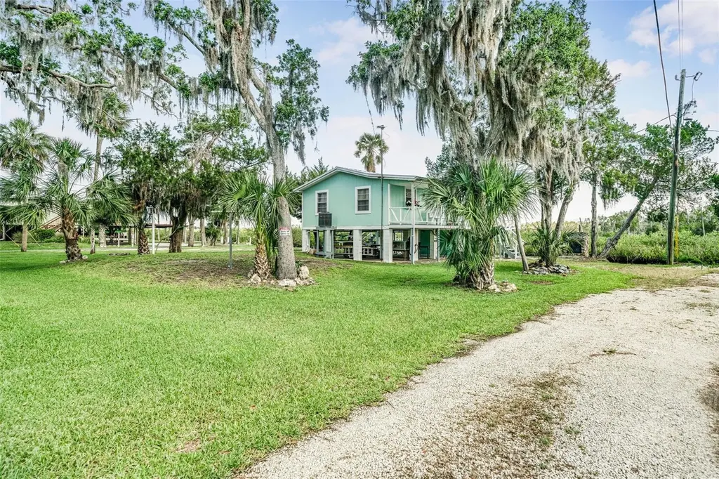 2220 S Coon Point Crystal River FL 34429