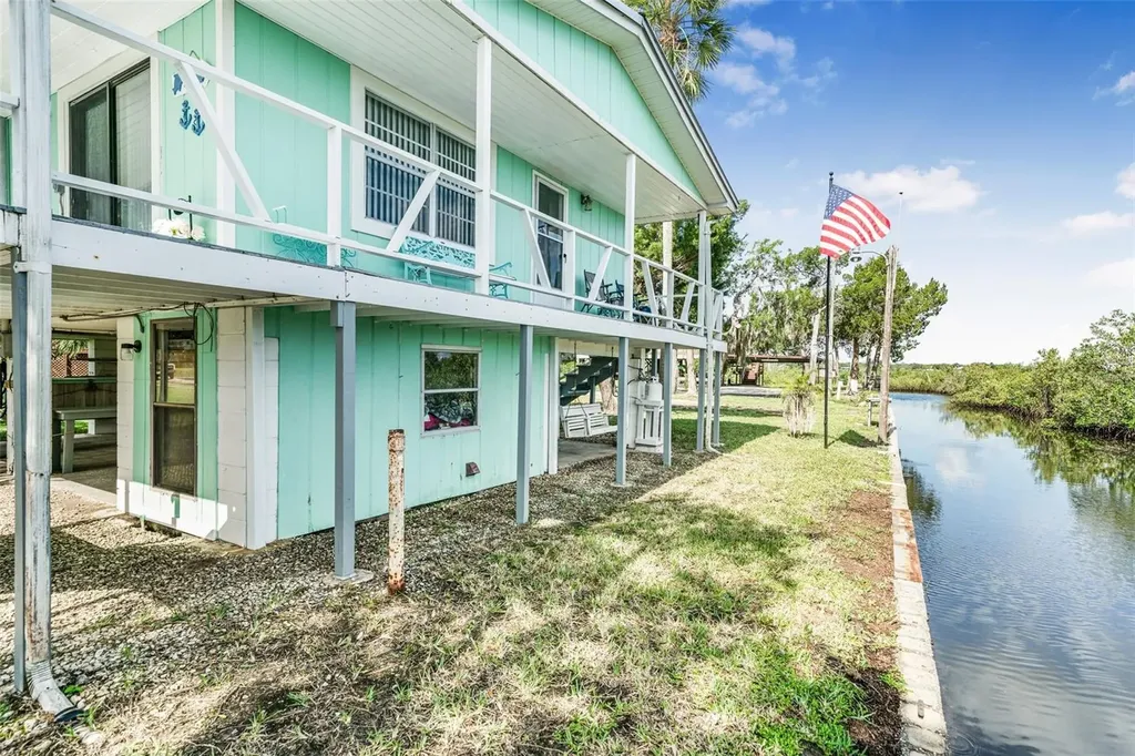 2220 S Coon Point Crystal River FL 34429