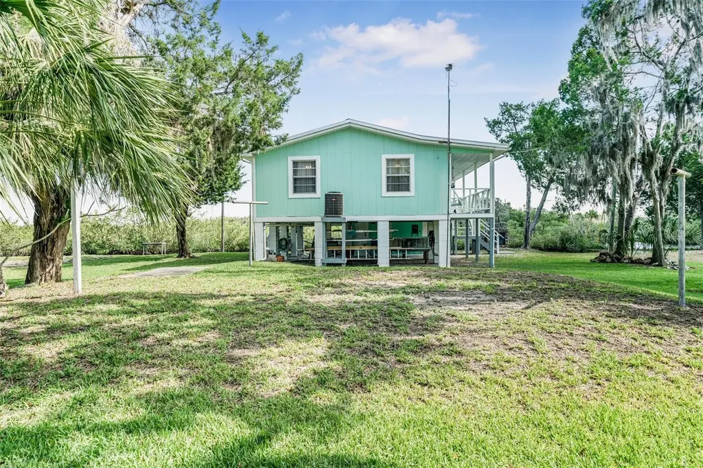 2220 S Coon Point Crystal River FL 34429