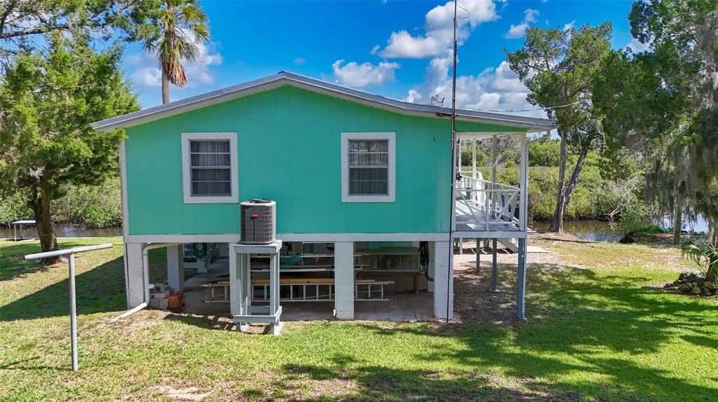2220 S Coon Point Crystal River FL 34429