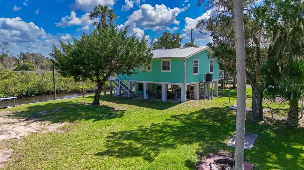 2220 S Coon Point Crystal River FL 34429