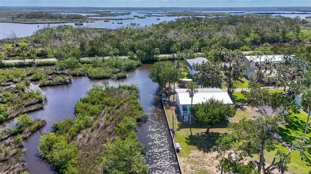2220 S Coon Point Crystal River FL 34429