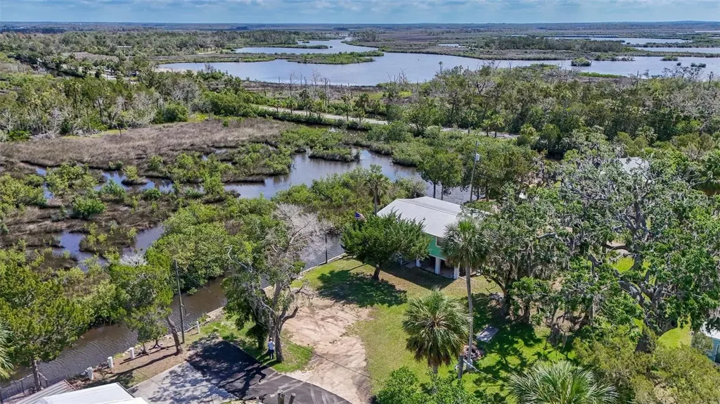 2220 S Coon Point Crystal River FL 34429