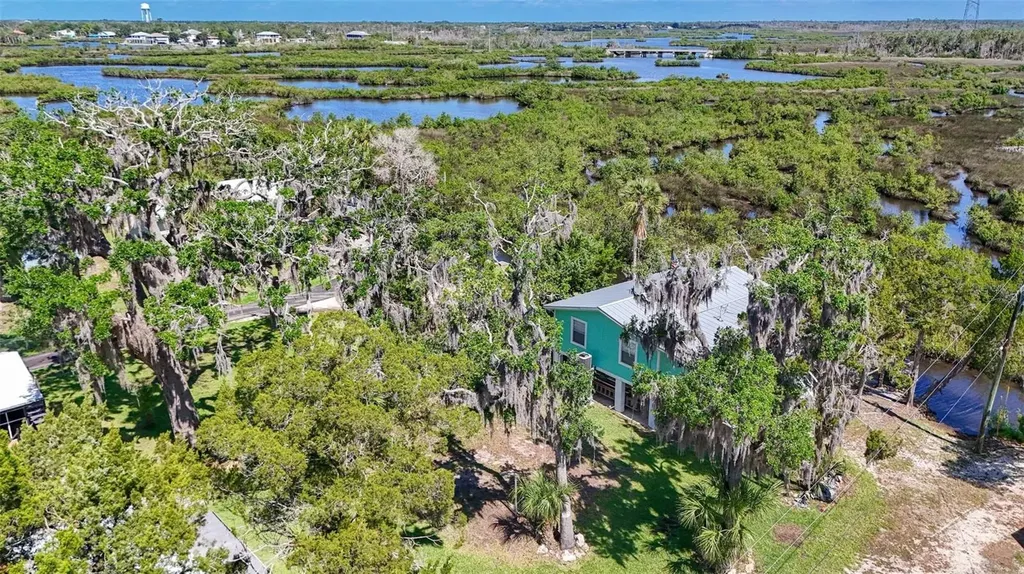 2220 S Coon Point Crystal River FL 34429
