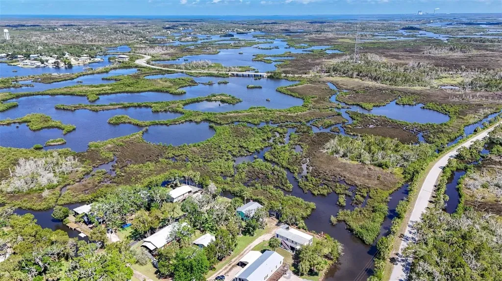 2220 S Coon Point Crystal River FL 34429