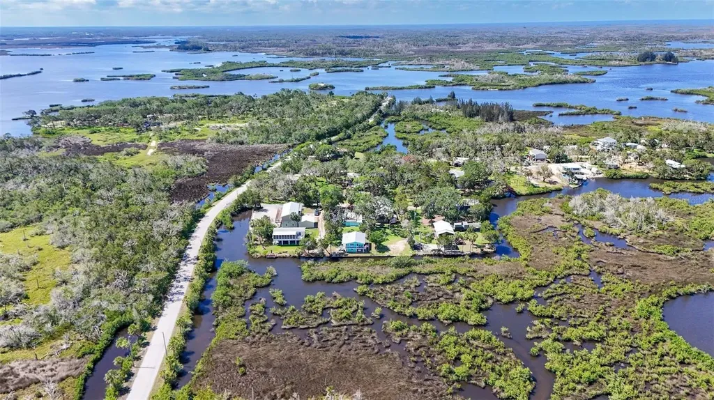 2220 S Coon Point Crystal River FL 34429