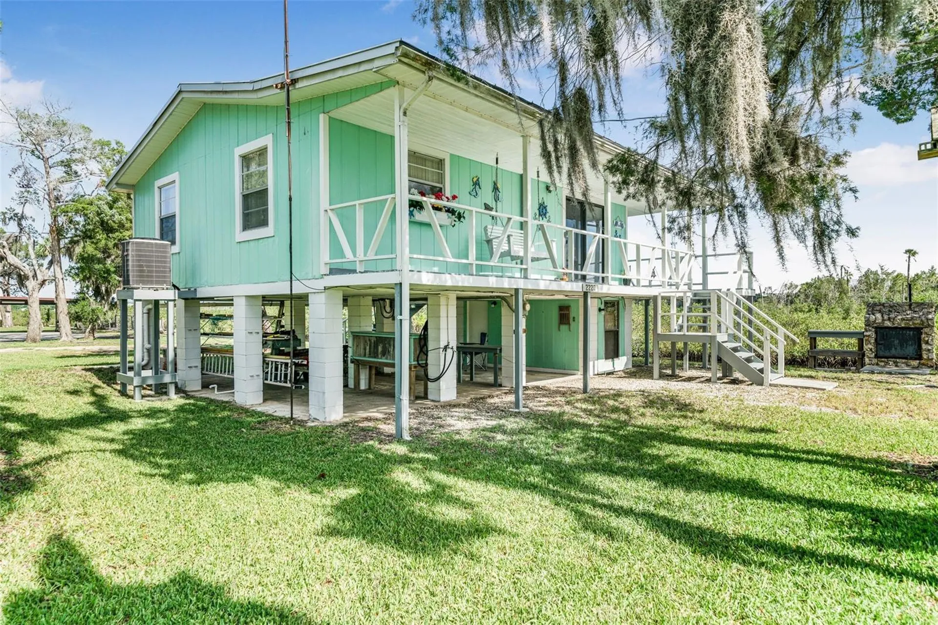 2220 S Coon Point Crystal River FL 34429