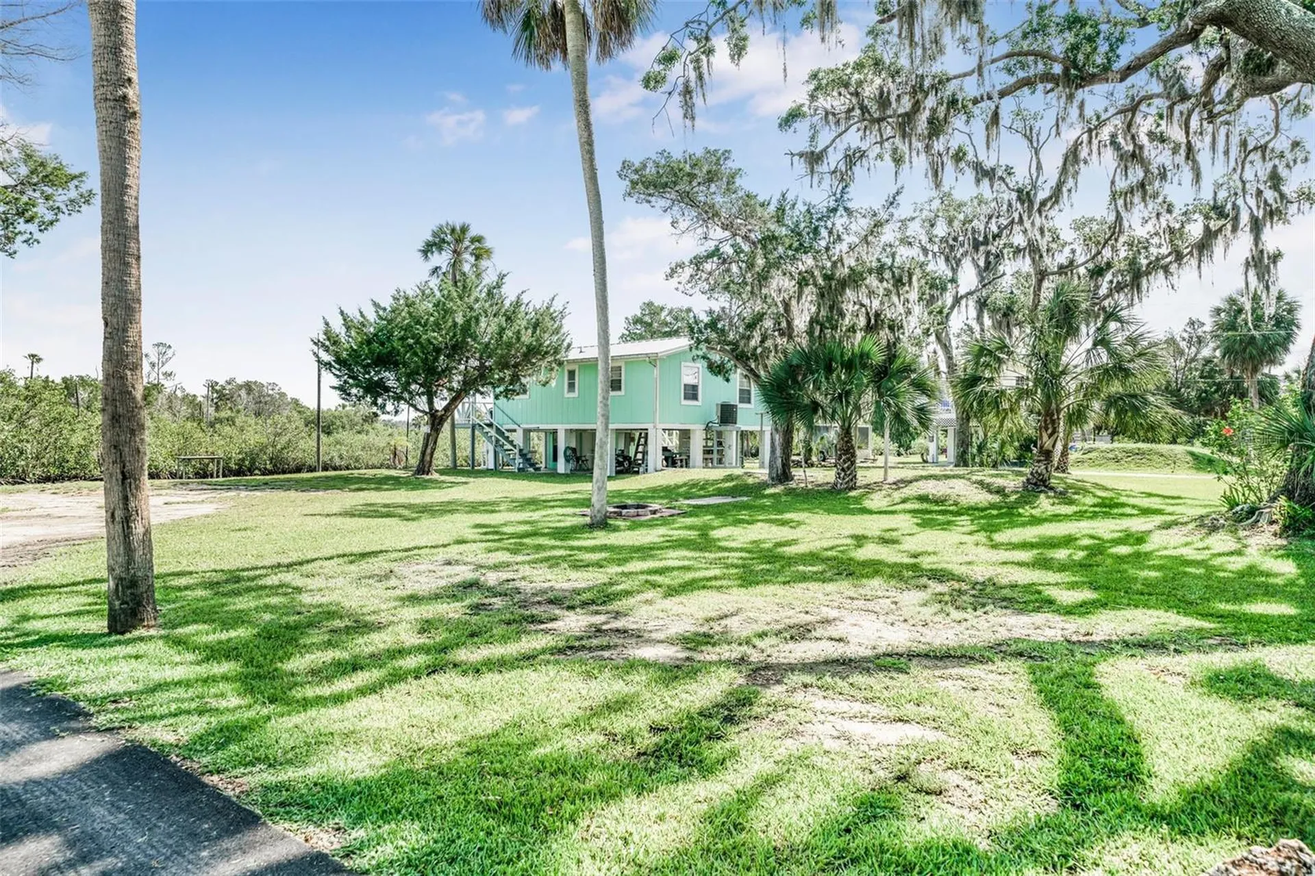 2220 S Coon Point Crystal River FL 34429