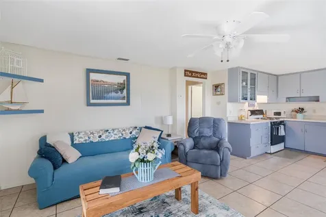 2220 S Coon Point Crystal River FL 34429