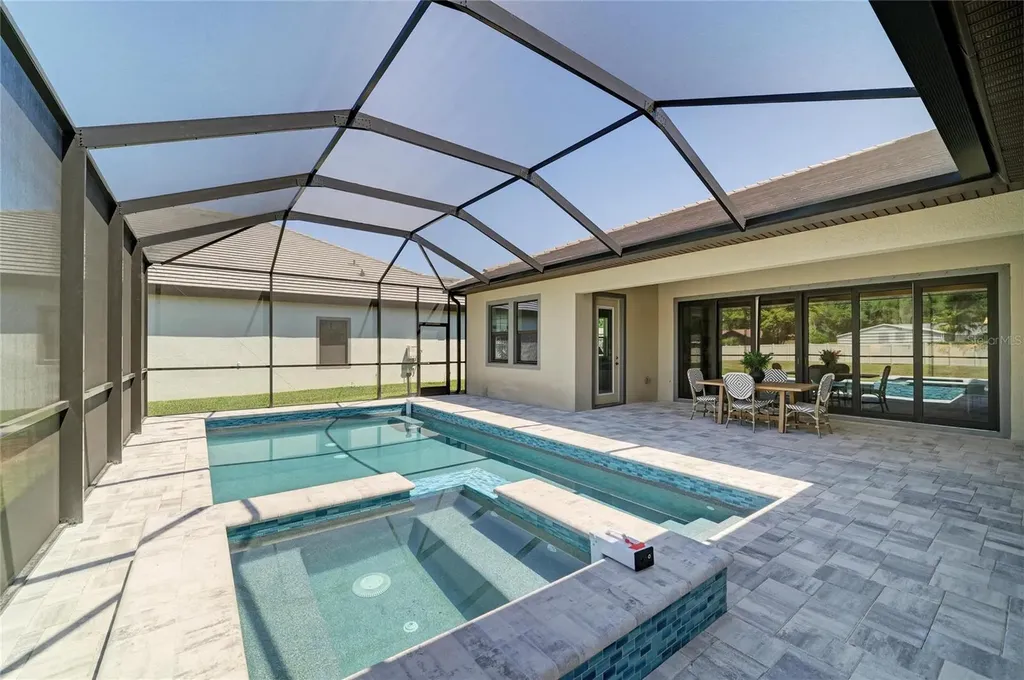 174 Hidden Estates Court Brandon FL 33511