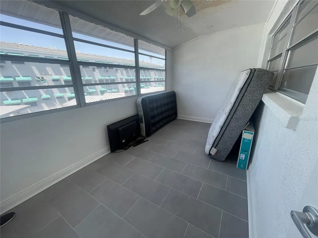 2011 58th Avenue N St Petersburg FL 33714