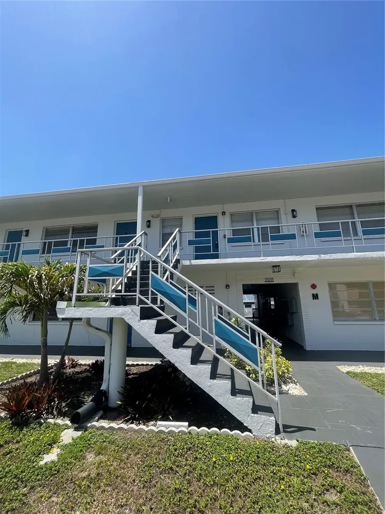 2011 58th Avenue N St Petersburg FL 33714