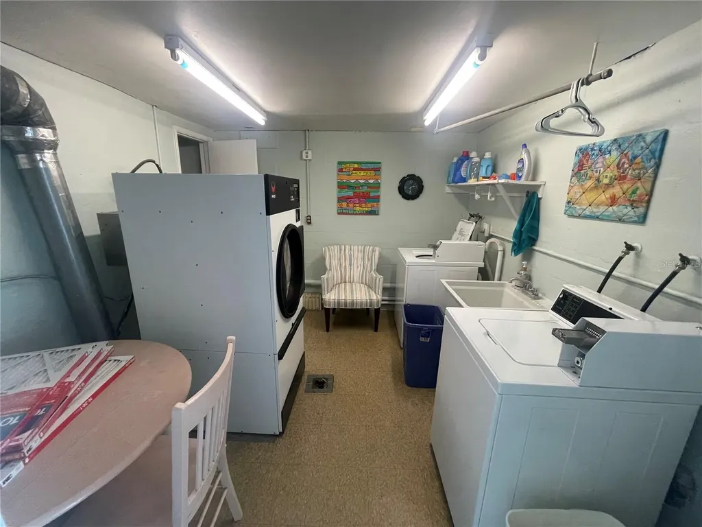 2011 58th Avenue N St Petersburg FL 33714