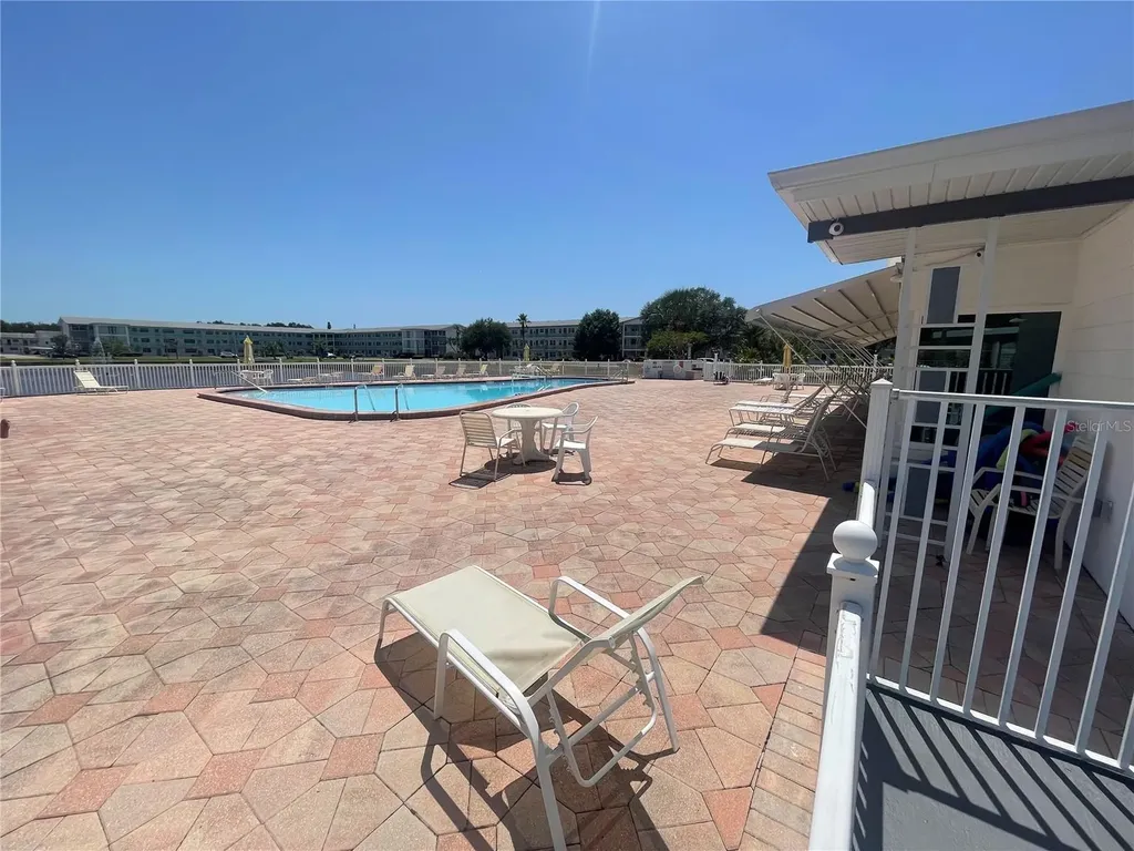 2011 58th Avenue N St Petersburg FL 33714
