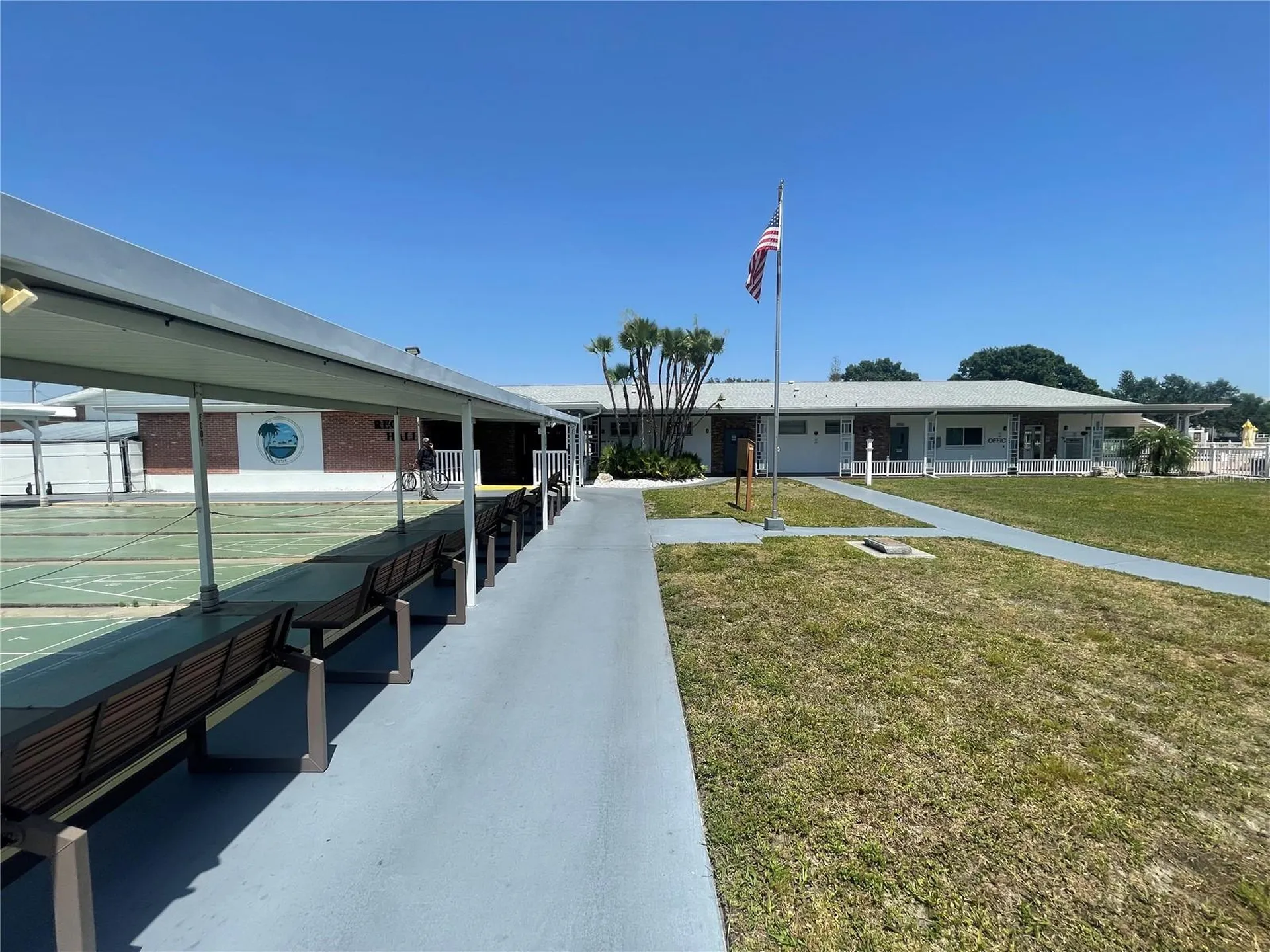 2011 58th Avenue N St Petersburg FL 33714