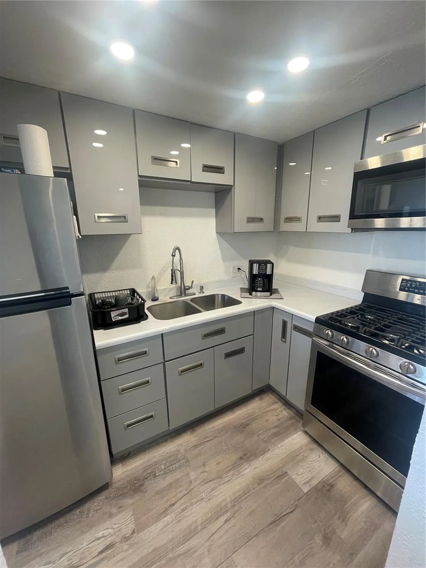 2011 58th Avenue N St Petersburg FL 33714