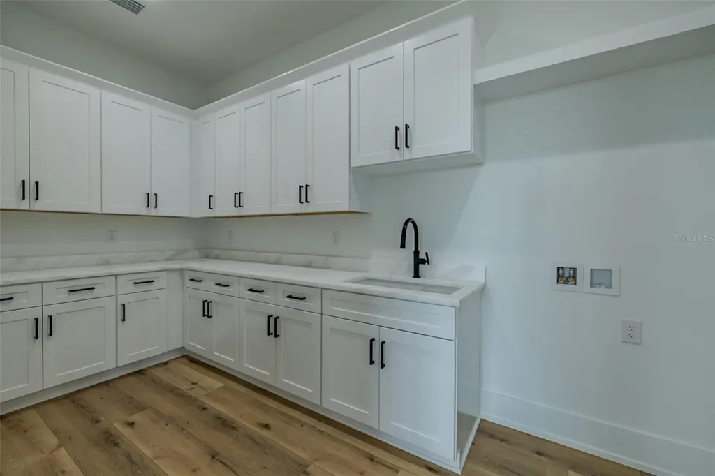 3515 Powerline Road Lithia FL 33547