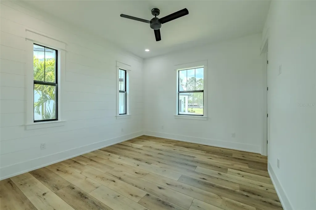 3515 Powerline Road Lithia FL 33547
