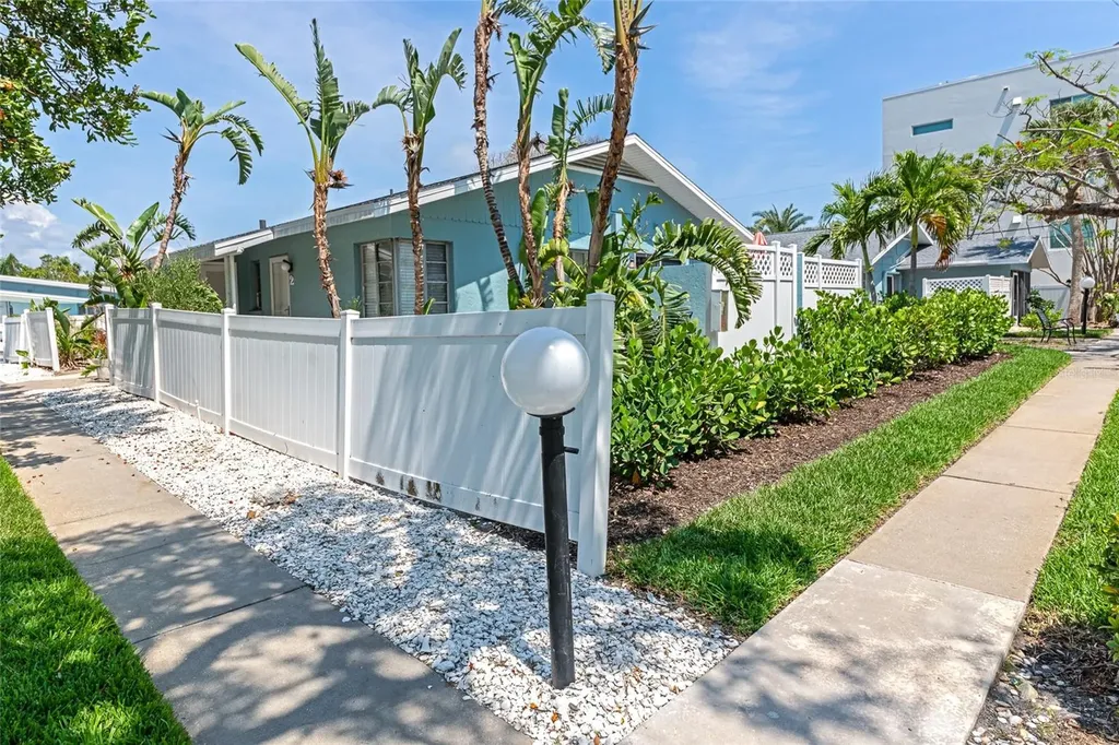 170 Roosevelt Drive Sarasota FL 34236