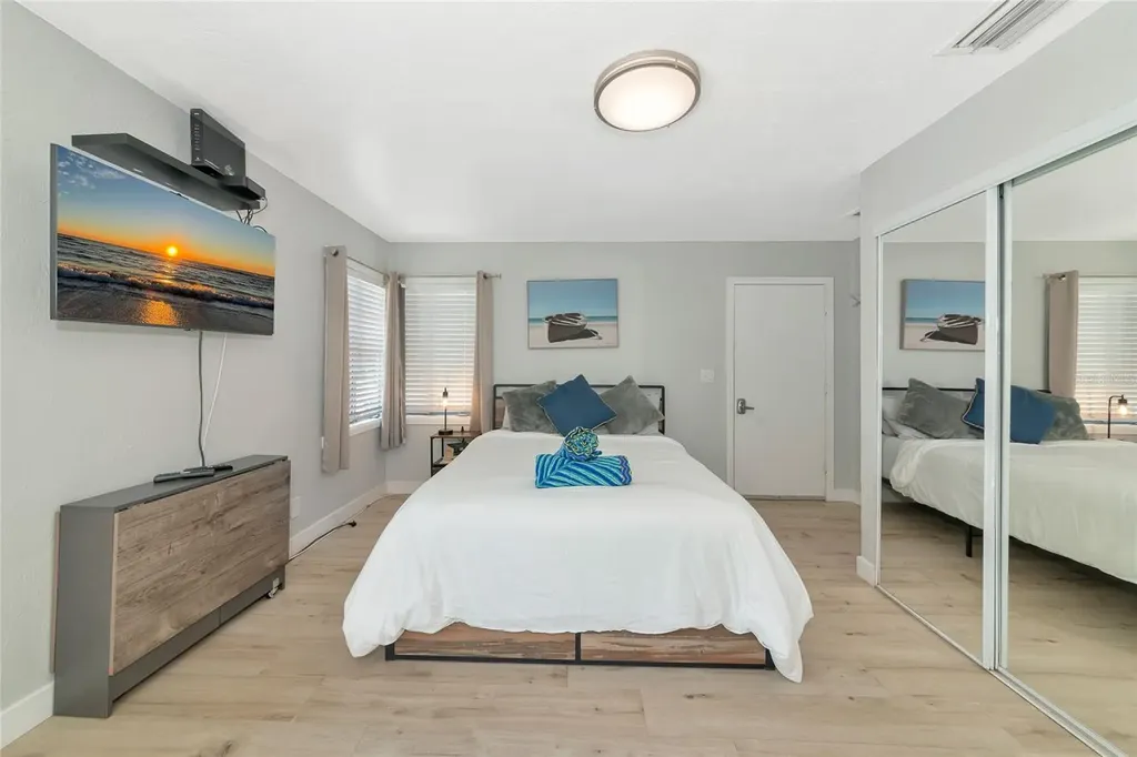 170 Roosevelt Drive Sarasota FL 34236