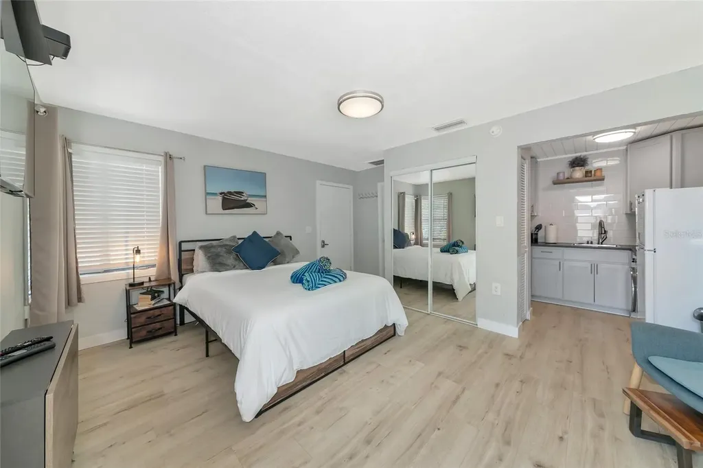 170 Roosevelt Drive Sarasota FL 34236