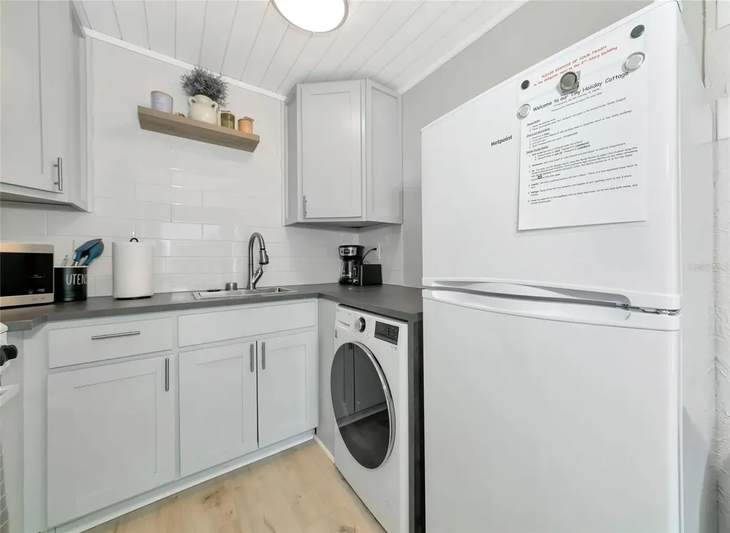 170 Roosevelt Drive Sarasota FL 34236