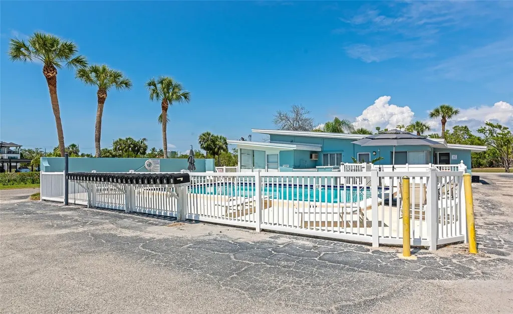 170 Roosevelt Drive Sarasota FL 34236