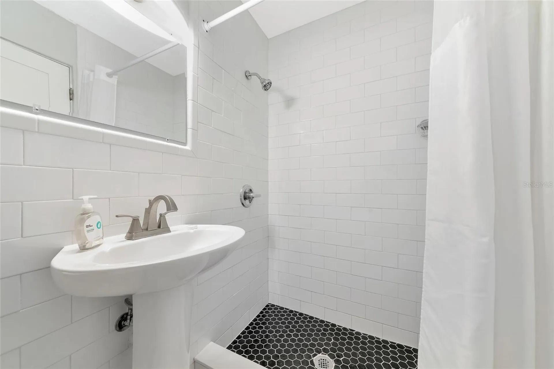 170 Roosevelt Drive Sarasota FL 34236