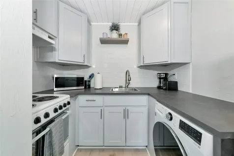 170 Roosevelt Drive Sarasota FL 34236