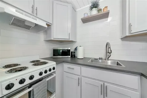 170 Roosevelt Drive Sarasota FL 34236