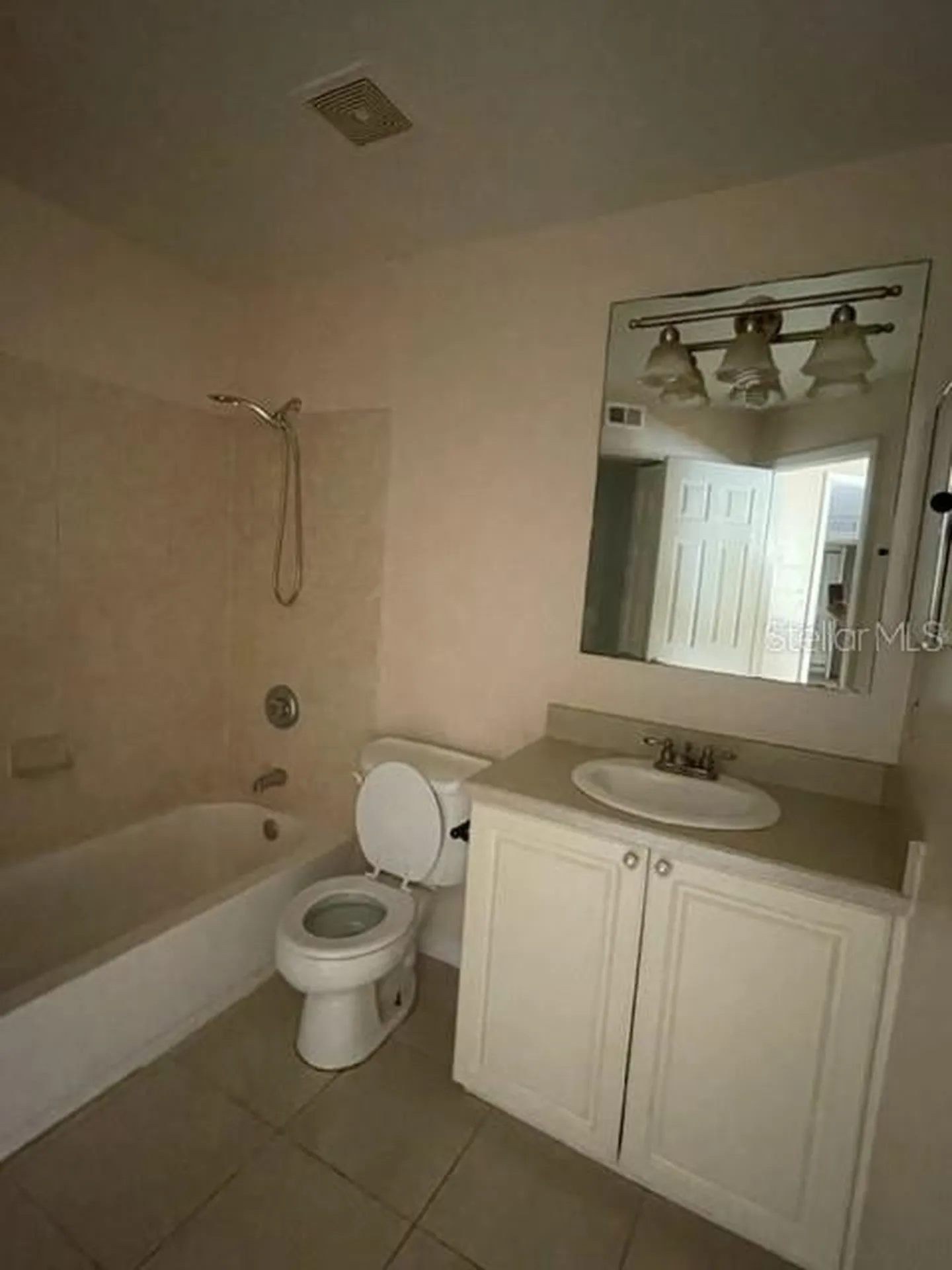 1221 Bermuda Lakes Lane Kissimmee FL 34741