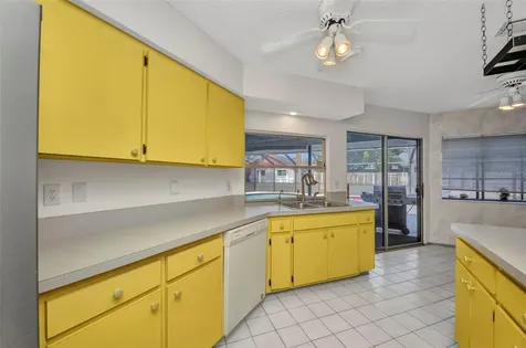 6916 Rex Lane Sarasota FL 34243