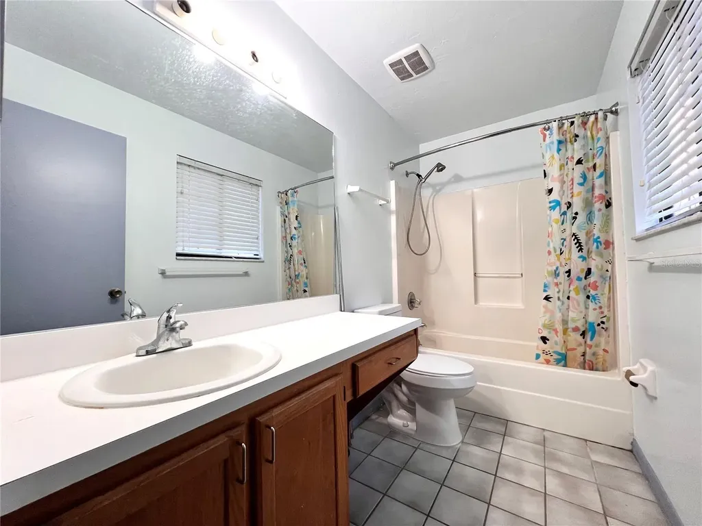 5830 SW 9th Place Gainesville FL 32607