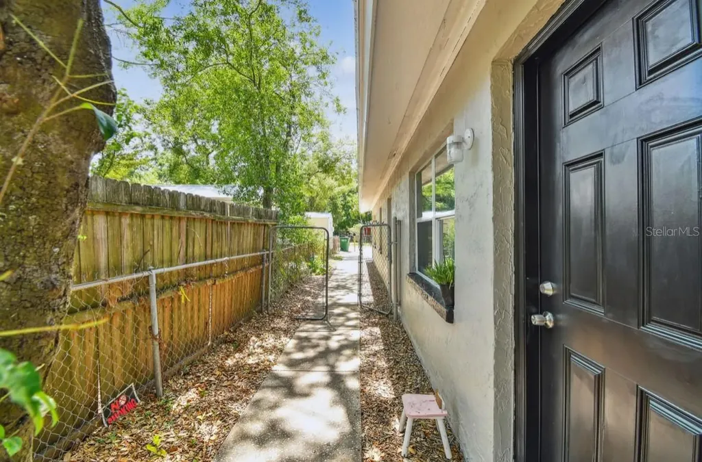 10007 N 10th Street Tampa FL 33612