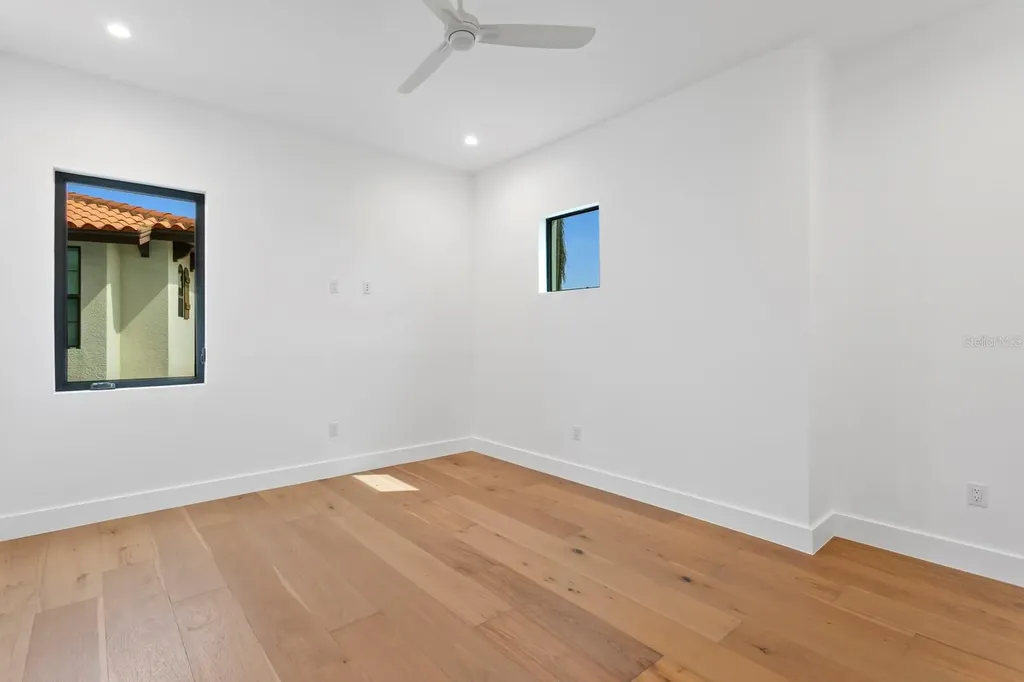 2087 Michigan Avenue NE St Petersburg FL 33703