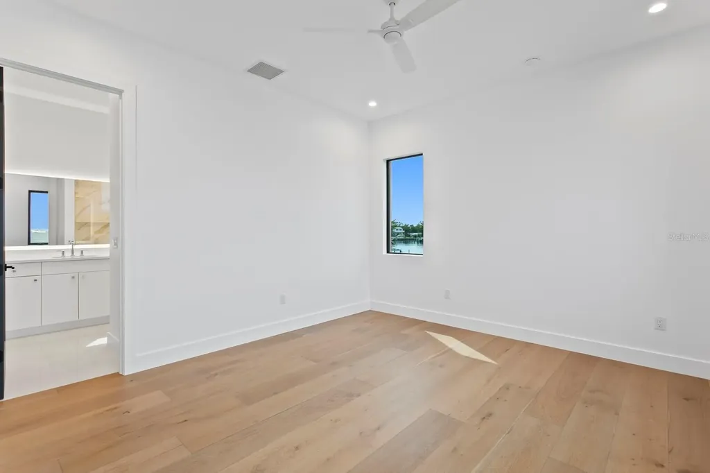 2087 Michigan Avenue NE St Petersburg FL 33703