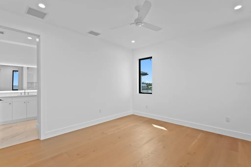 2087 Michigan Avenue NE St Petersburg FL 33703
