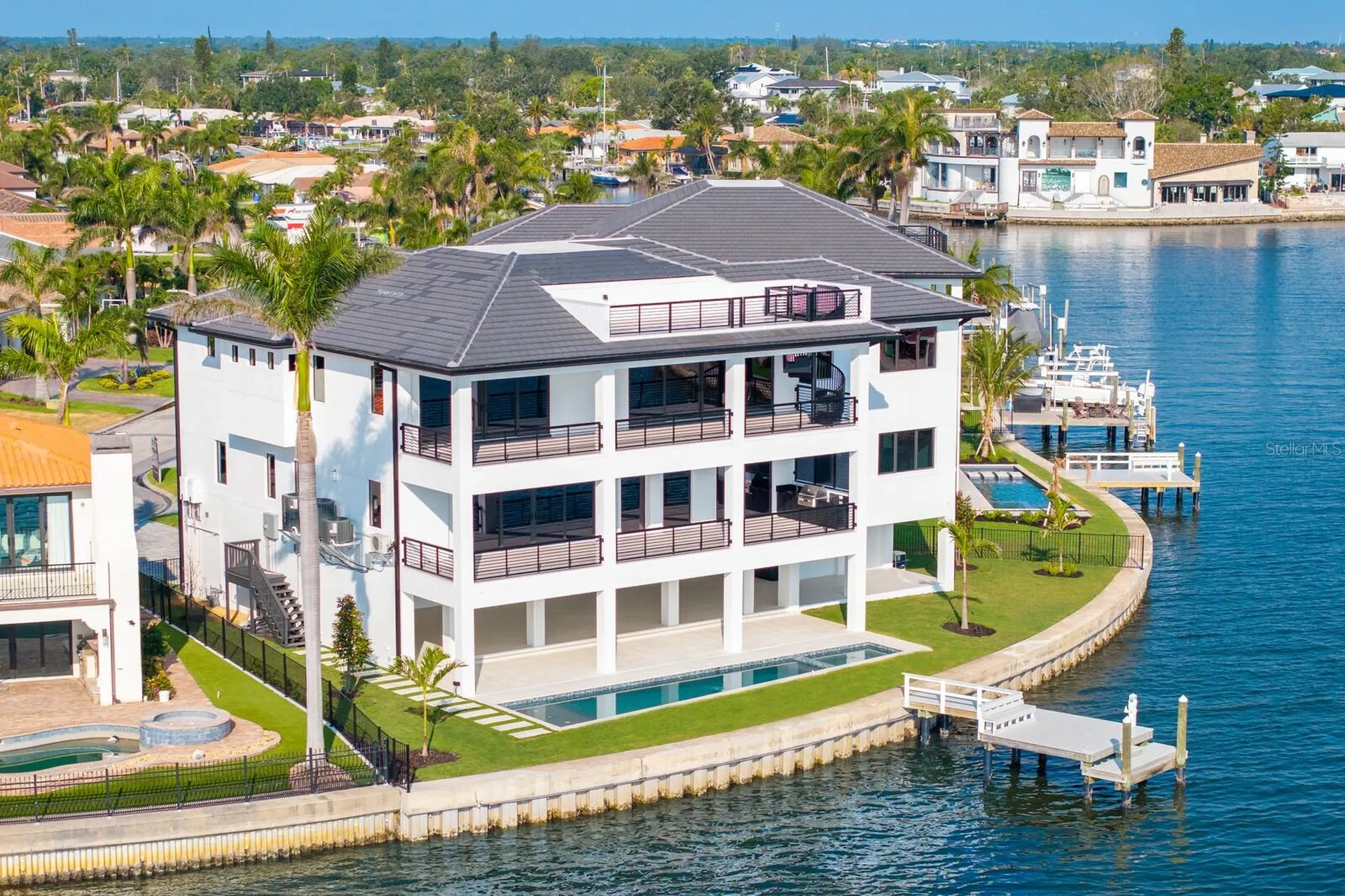 2087 Michigan Avenue NE St Petersburg FL 33703