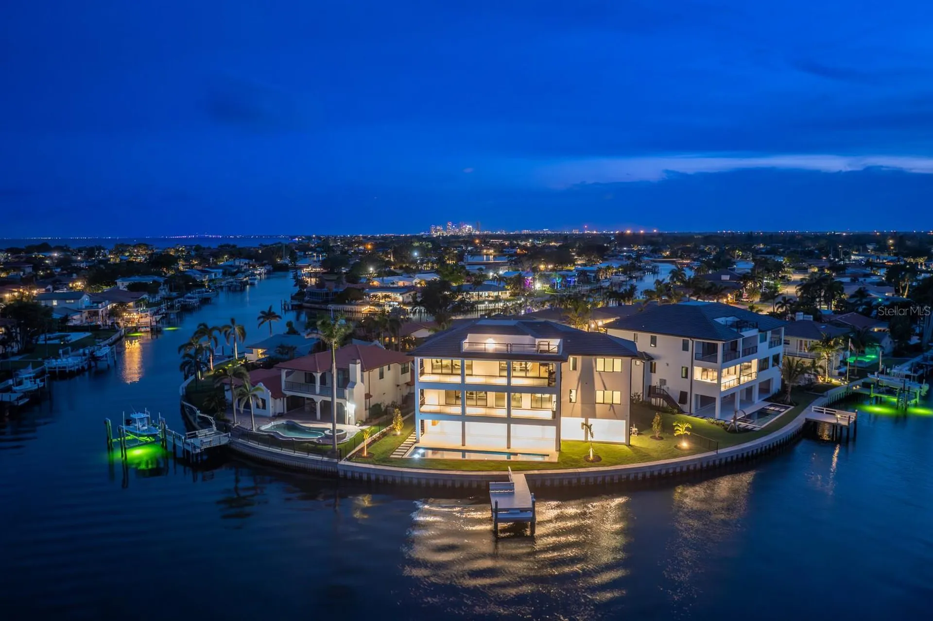 2087 Michigan Avenue NE St Petersburg FL 33703
