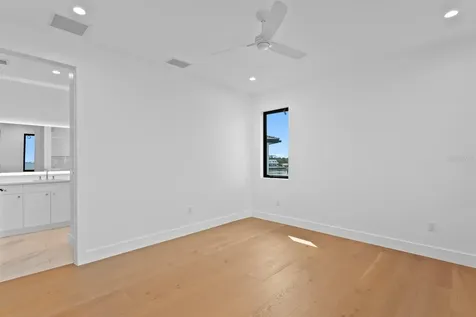 2087 Michigan Avenue NE St Petersburg FL 33703