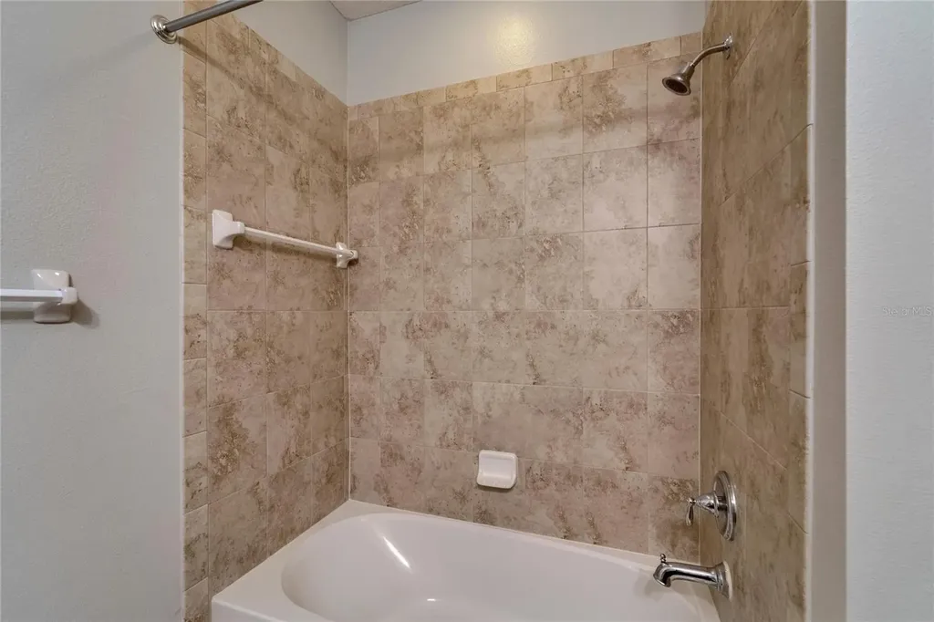 17510 Bright Wheat Drive Lithia FL 33547