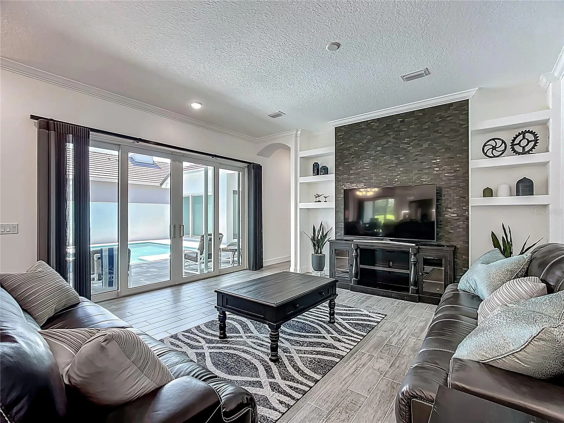 235 Hampton Loop Davenport FL 33837