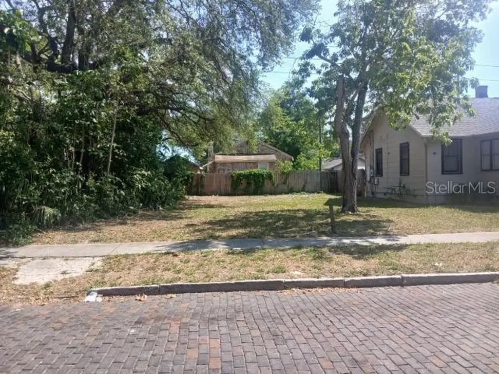 930 James Avenue S St Petersburg FL 33705