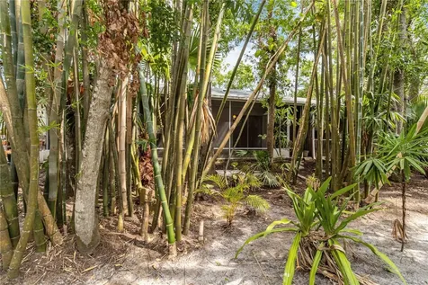 642 N Jefferson Avenue Sarasota FL 34237