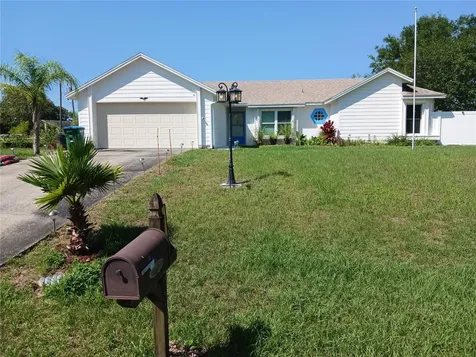 1100 Peak Circle Deltona FL 32738