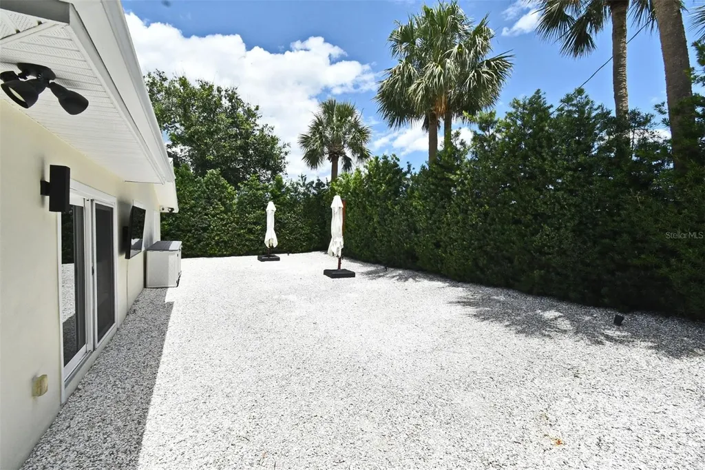 507 N Peninsula Avenue New Smyrna Beach FL 32169