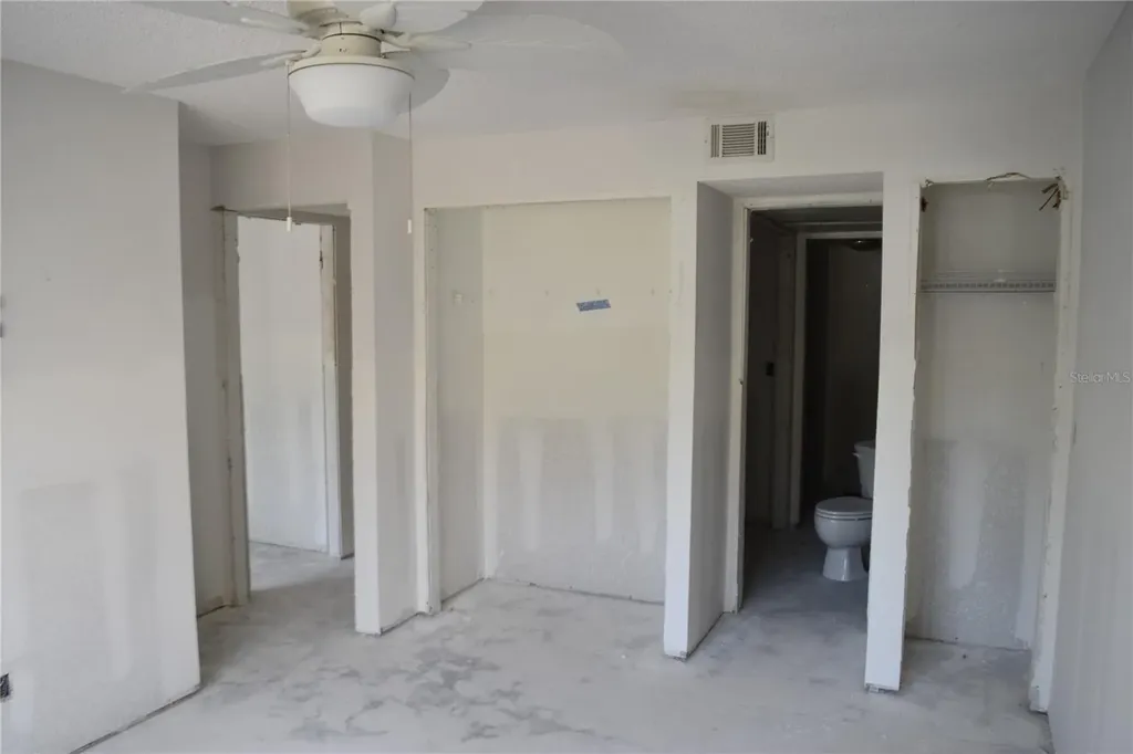 420 Moorings Cove Drive Tarpon Springs FL 34689