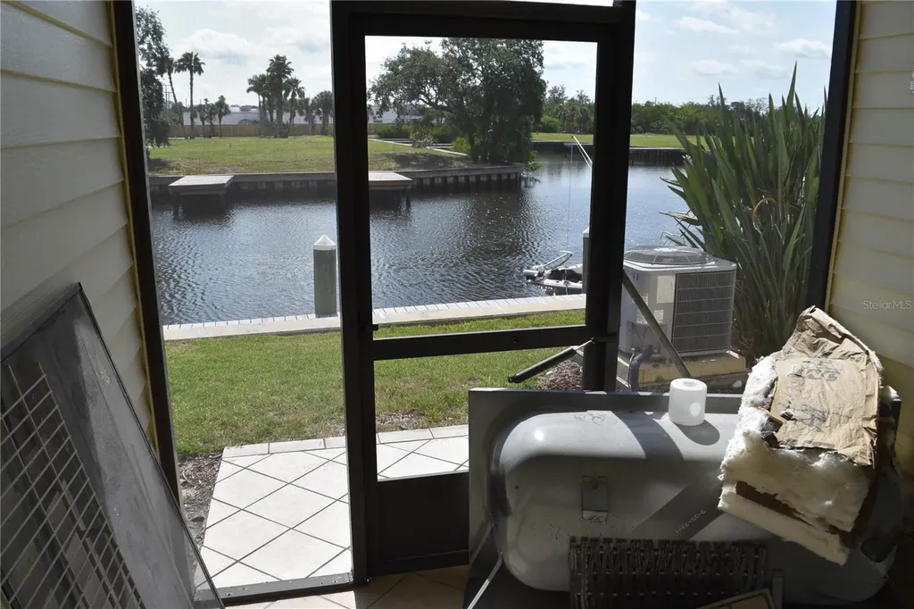 420 Moorings Cove Drive Tarpon Springs FL 34689
